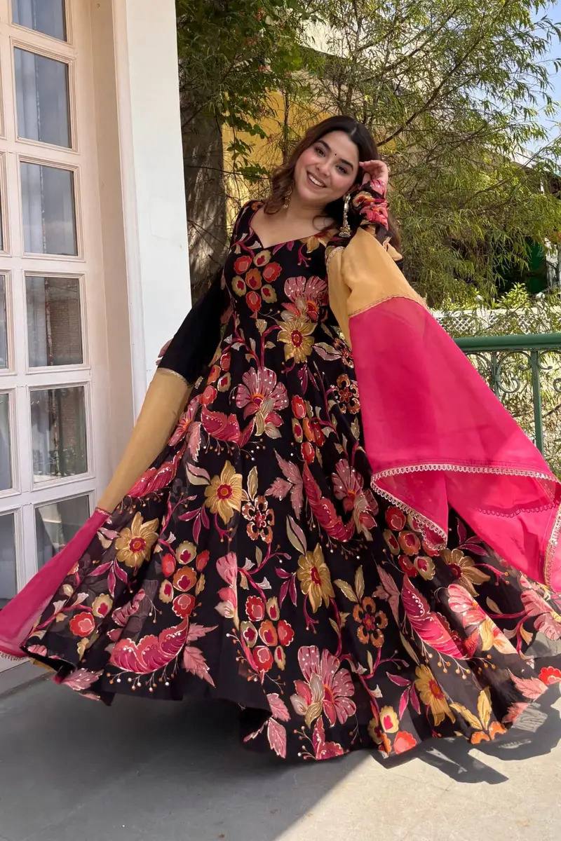 Enchanting Floral Dress for Fashion Lovers