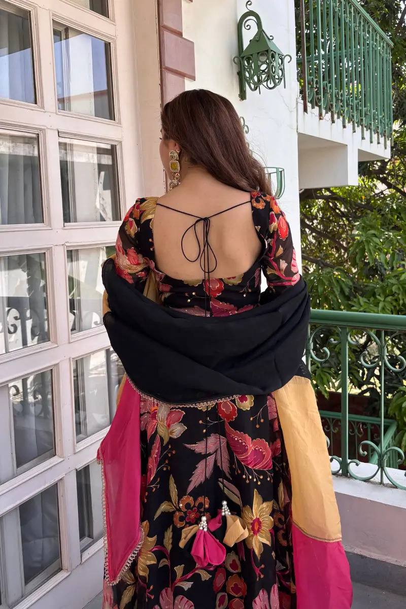 Enchanting Floral Dress for Fashion Lovers