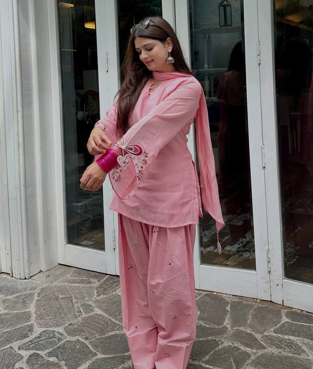 Radiating Charm in Fashionable Moments