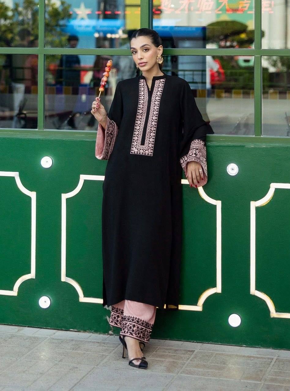 Effortless Glamour for Confident Women