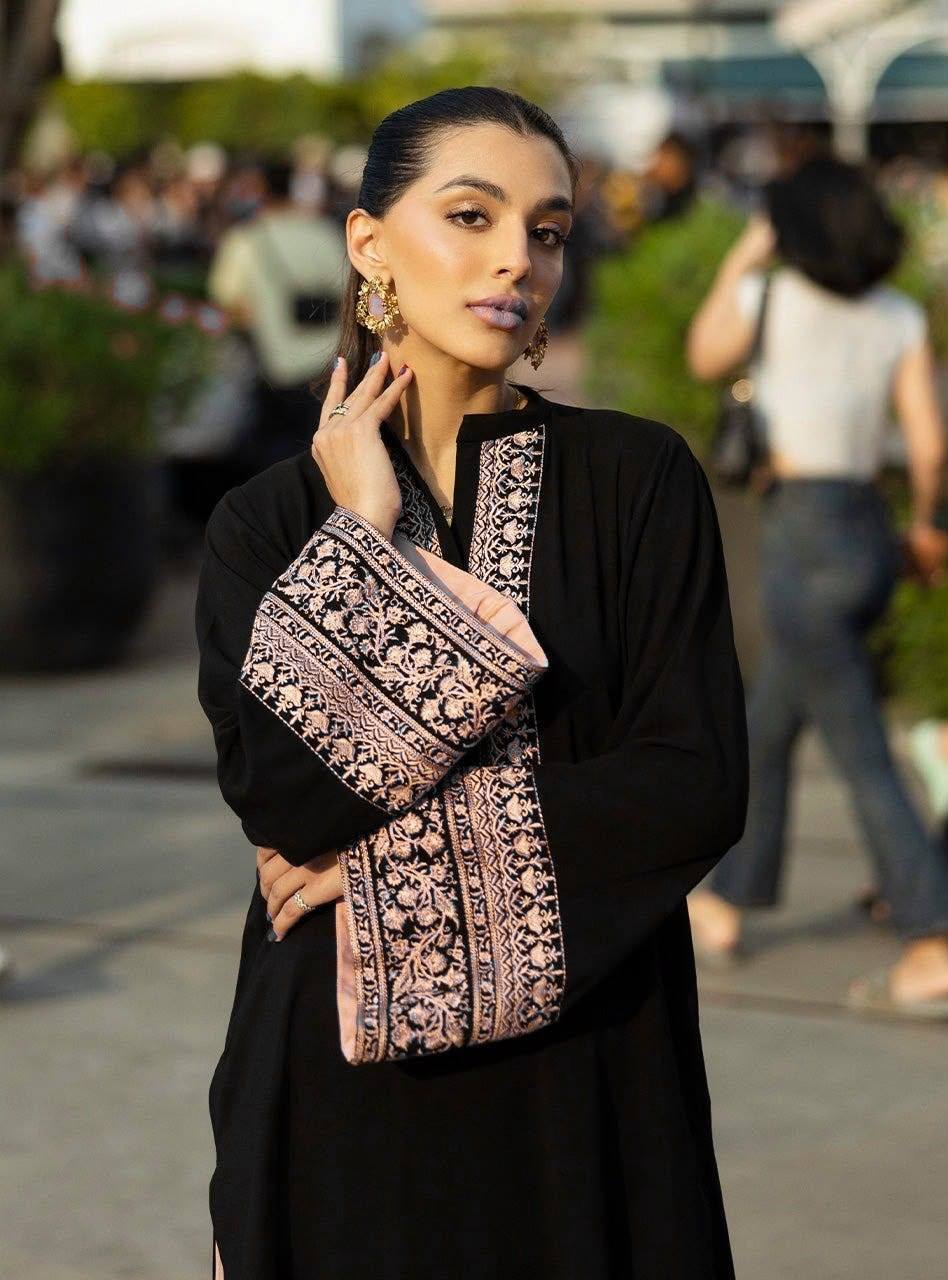 Effortless Glamour for Confident Women