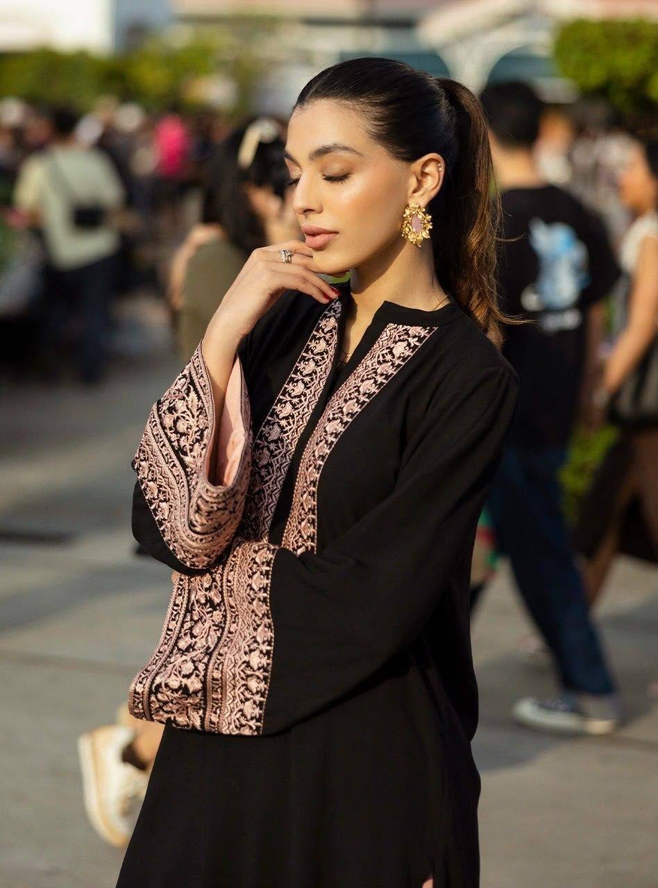 Effortless Glamour for Confident Women
