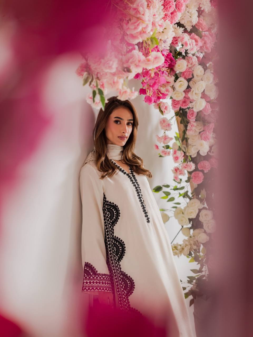 Chic Floral Embroidery Suit for Celebrations