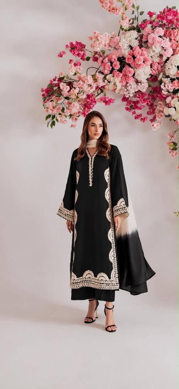 Chic Floral Embroidery Suit for Celebrations