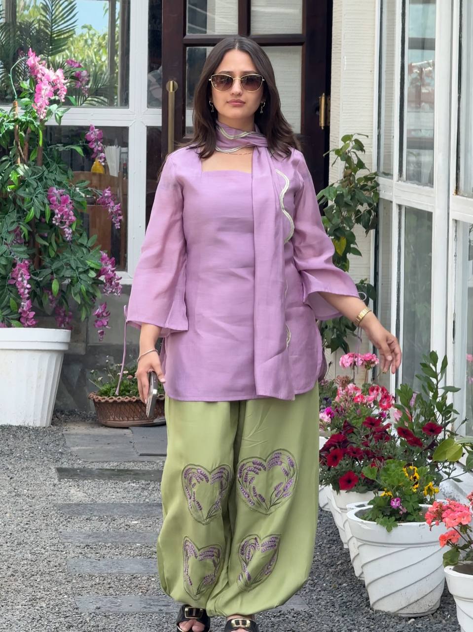 Stylish Contrast Purple Top  Green Bottoms