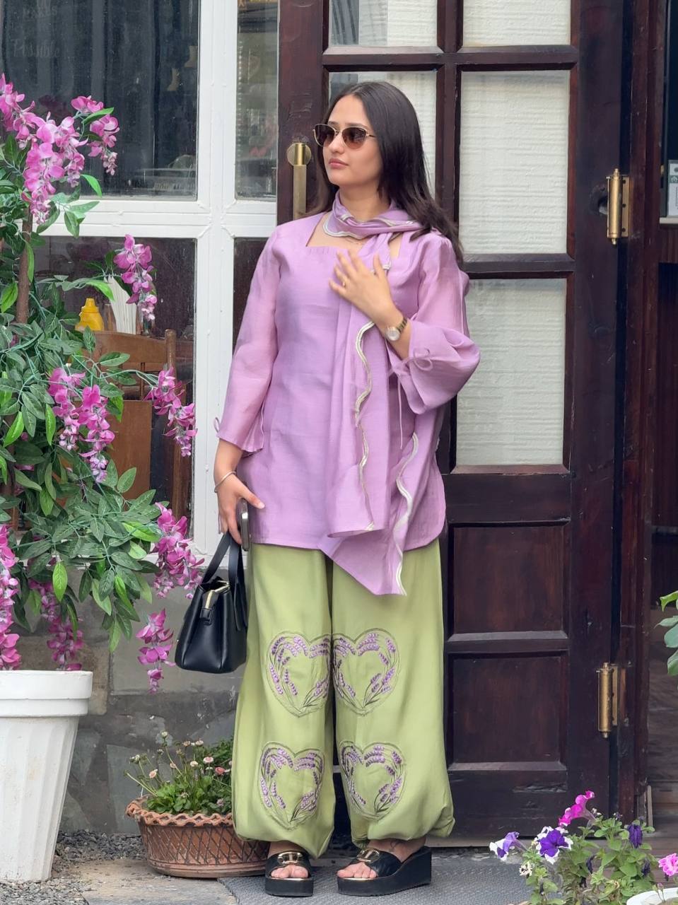 Stylish Contrast Purple Top  Green Bottoms