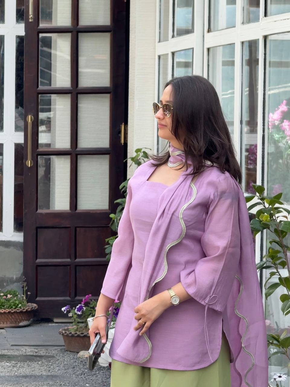 Stylish Contrast Purple Top  Green Bottoms