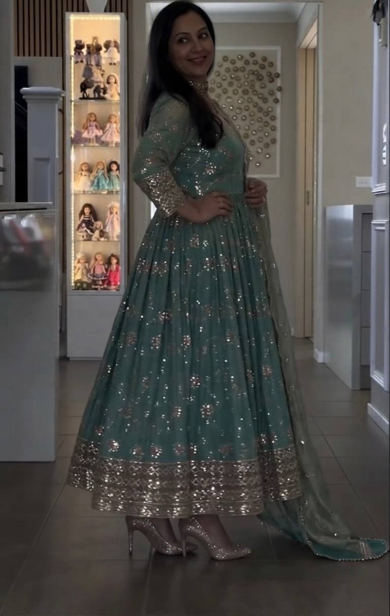 Opulent Style Green Gold Dress Delight