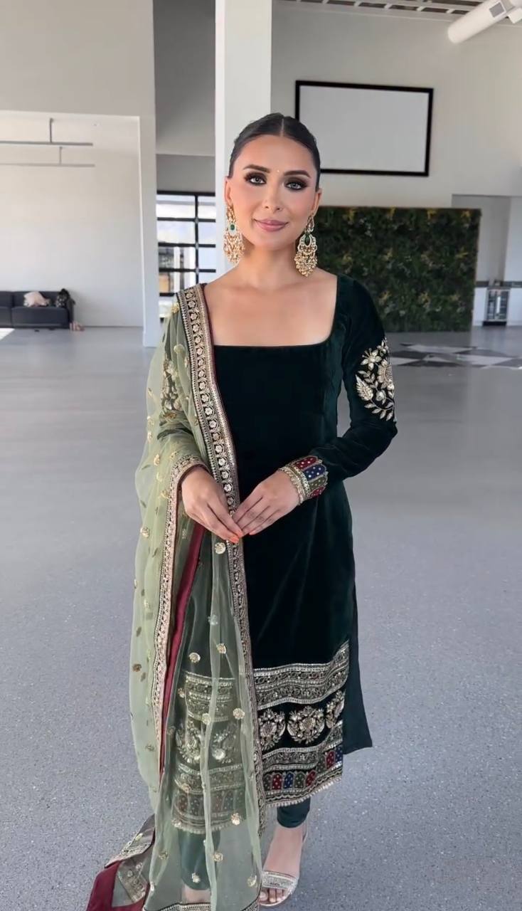 Regal Emerald Velvet Festive Ensemble
