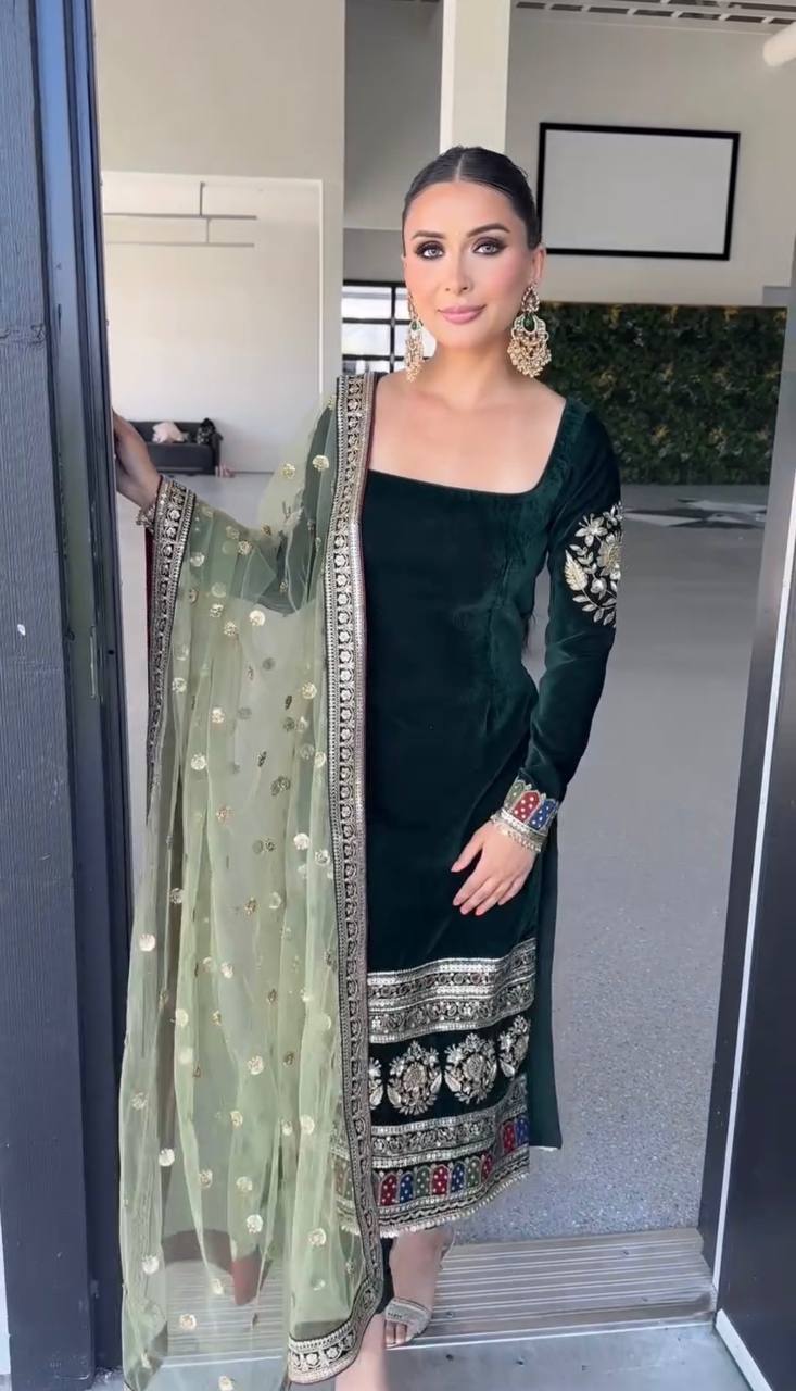 Regal Emerald Velvet Festive Ensemble