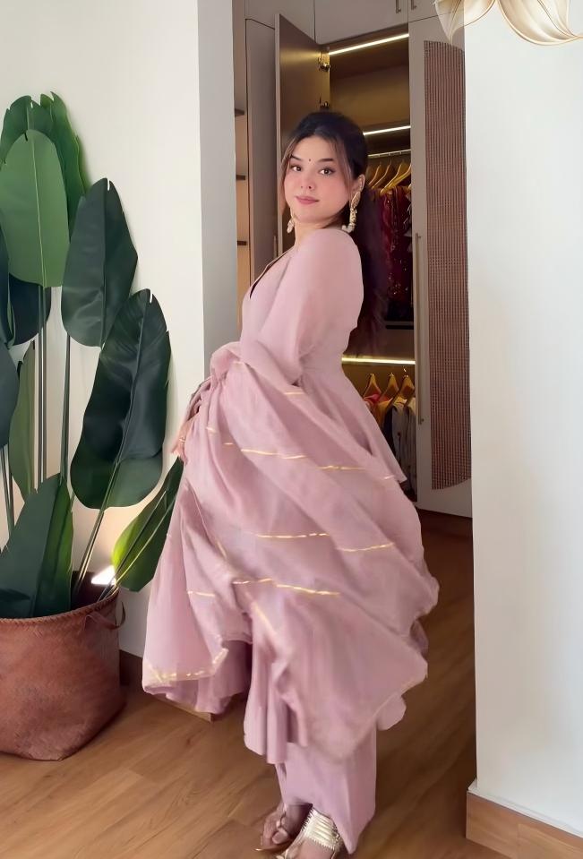 Chic Elegance Stunning Pink Outfit