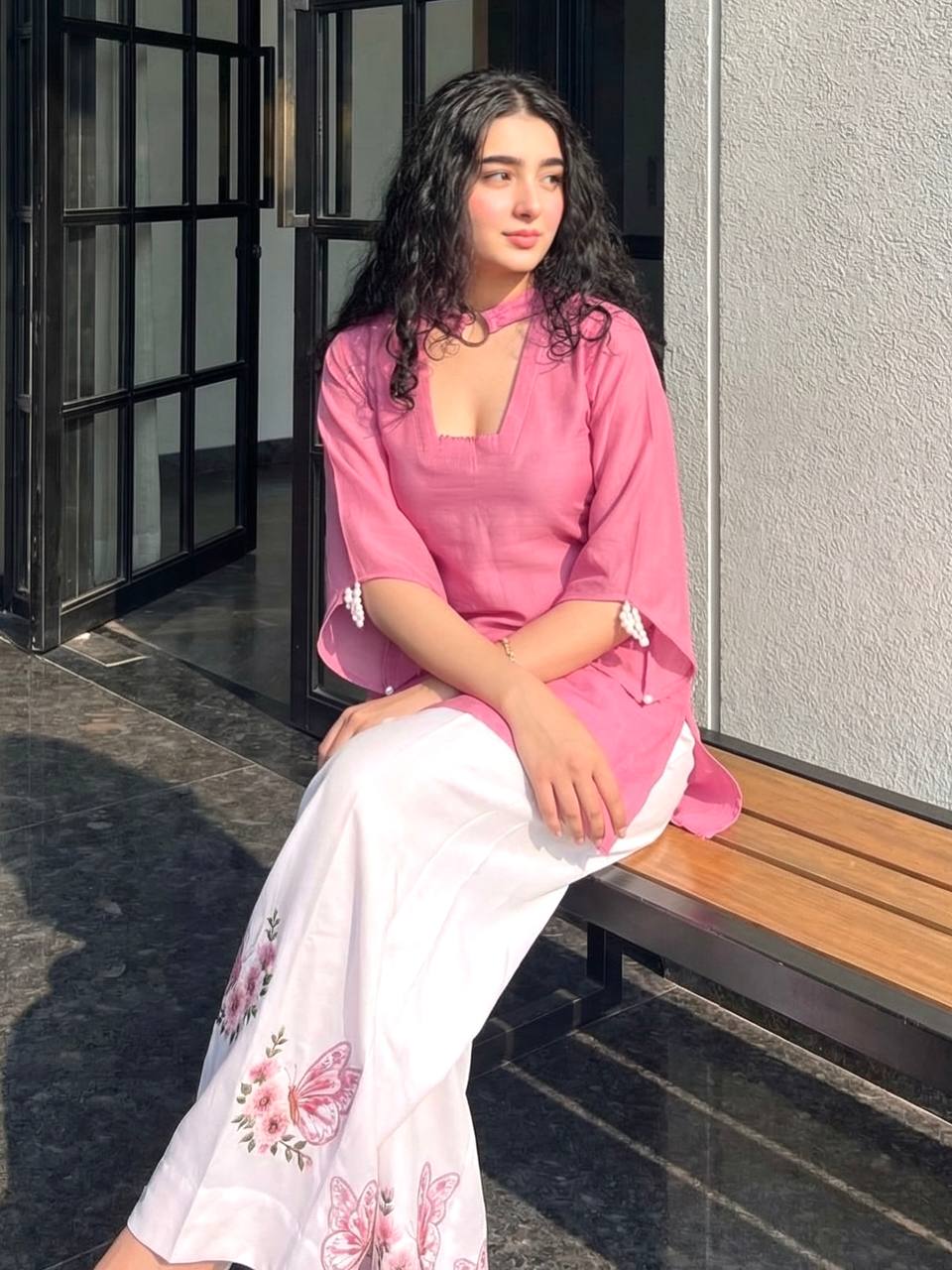 Modern Muse Walk with Effortless Charm