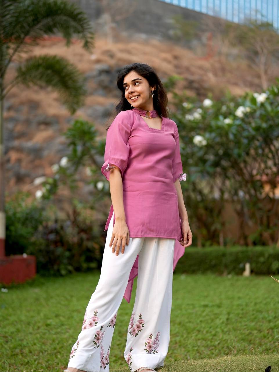 Modern Muse Walk with Effortless Charm