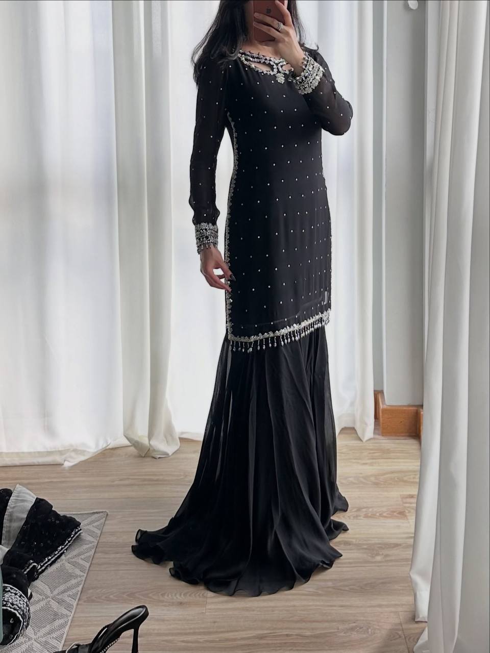 Stylish Reflections of Confidence and Grace