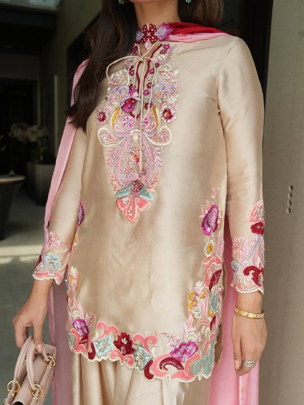 Timeless Beauty in Striking Ensemble