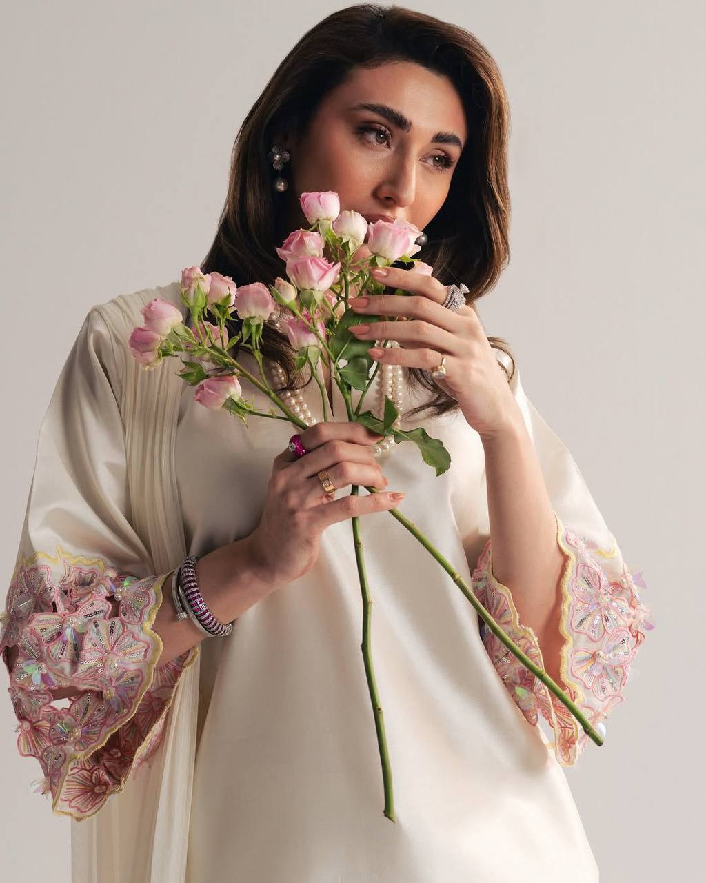 Chic Heritage White and Pink Ensemble