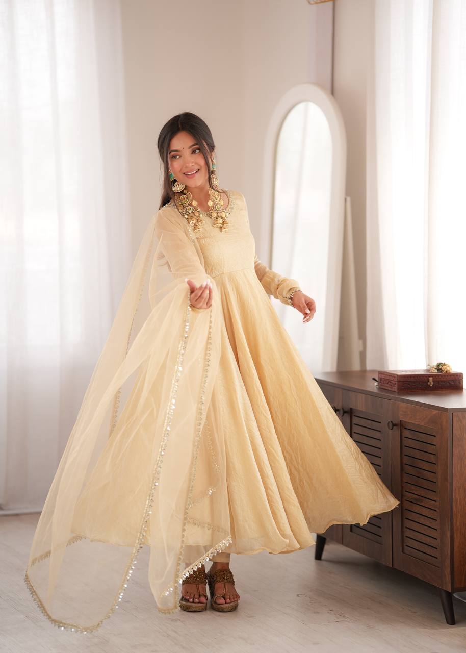 Graceful Charm of a Classic Dress