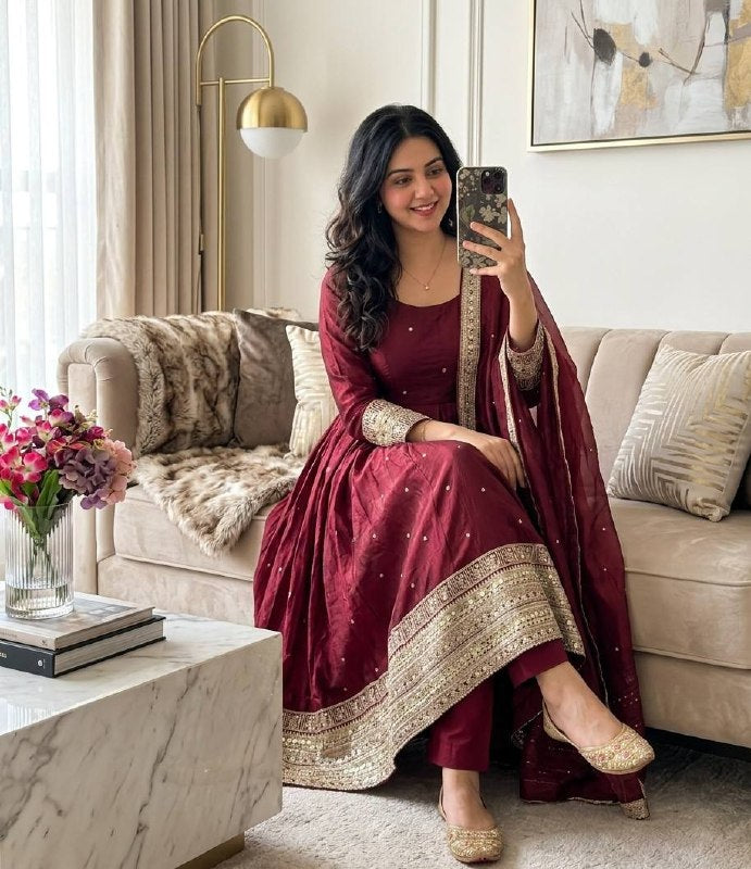 Radiant Selfie in Chic Maroon Ensemble