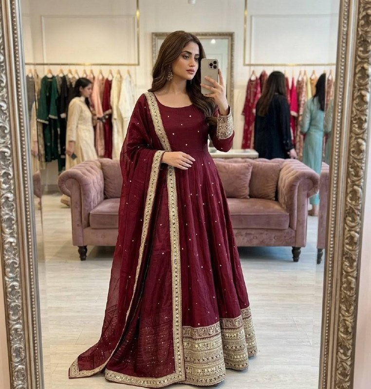 Radiant Selfie in Chic Maroon Ensemble