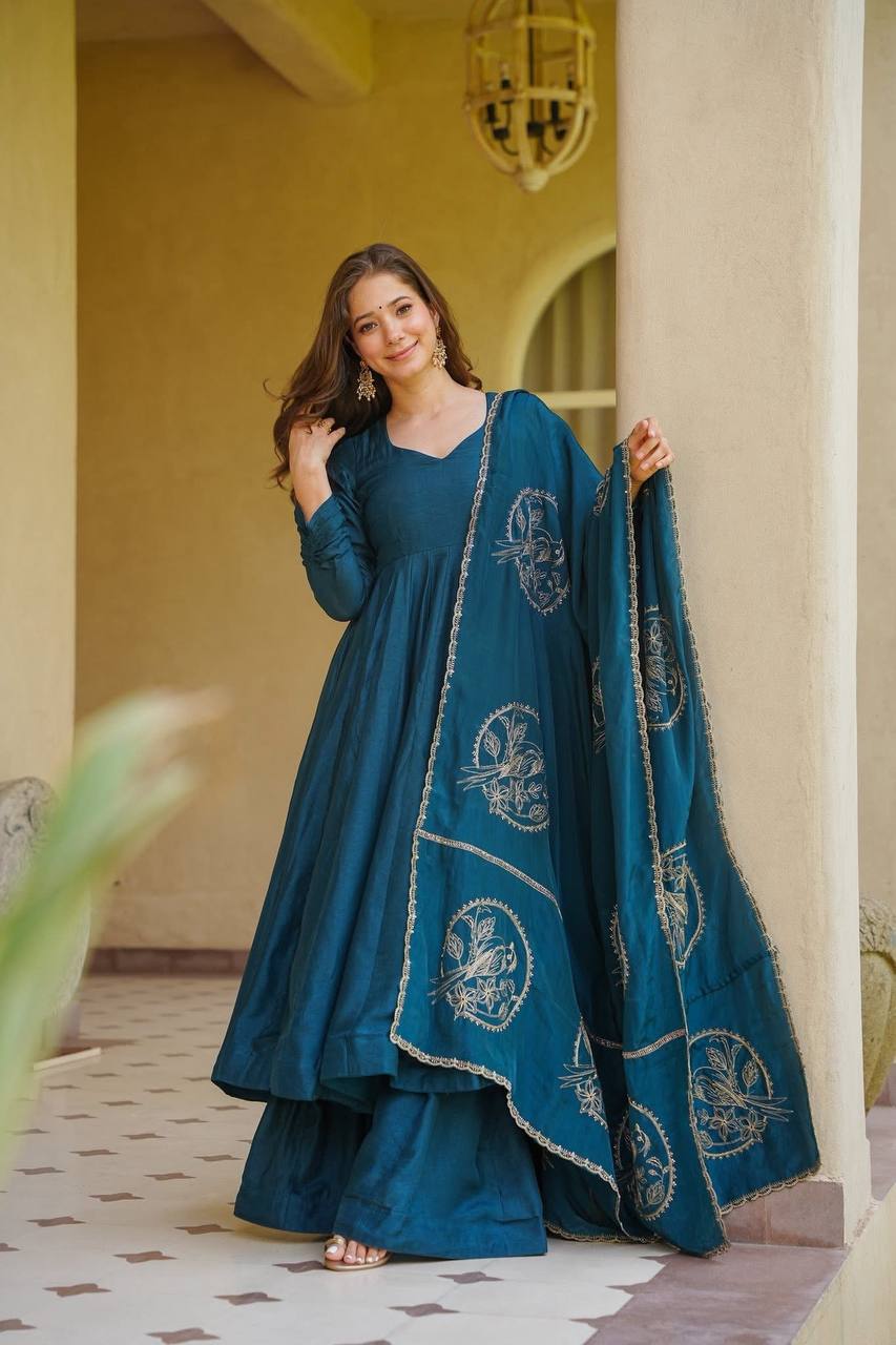 Captivating Style in a Blue Ensemble