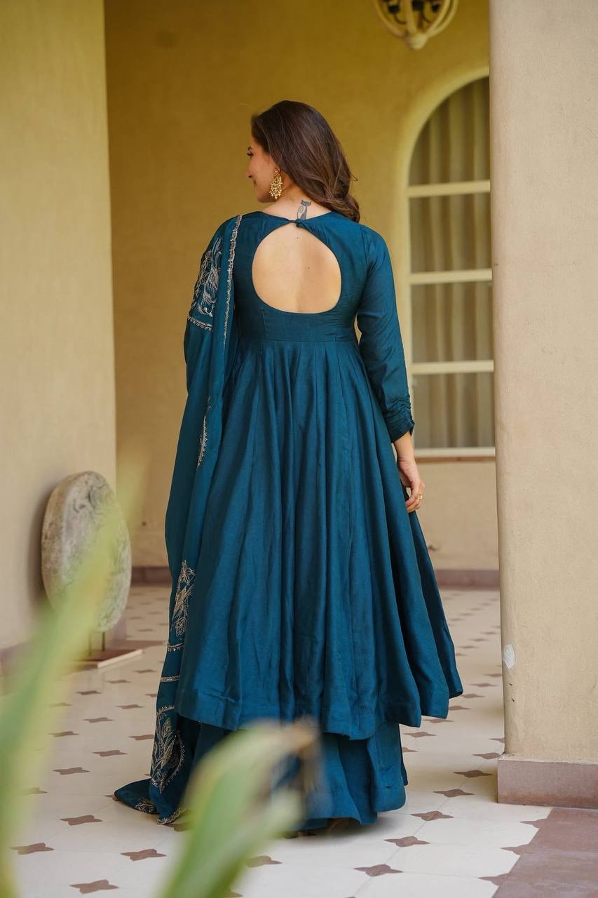 Captivating Style in a Blue Ensemble