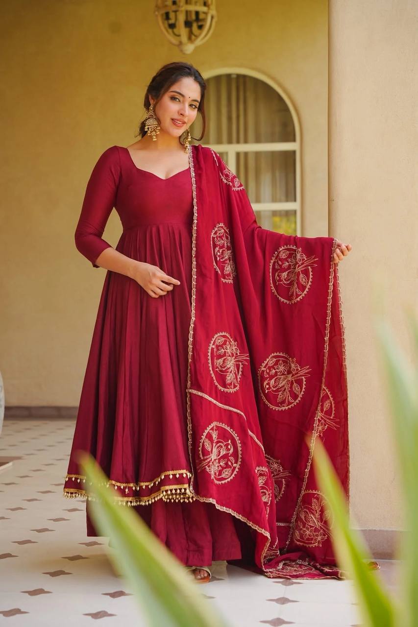 Elegant Embroidered Anarkali Suit Set