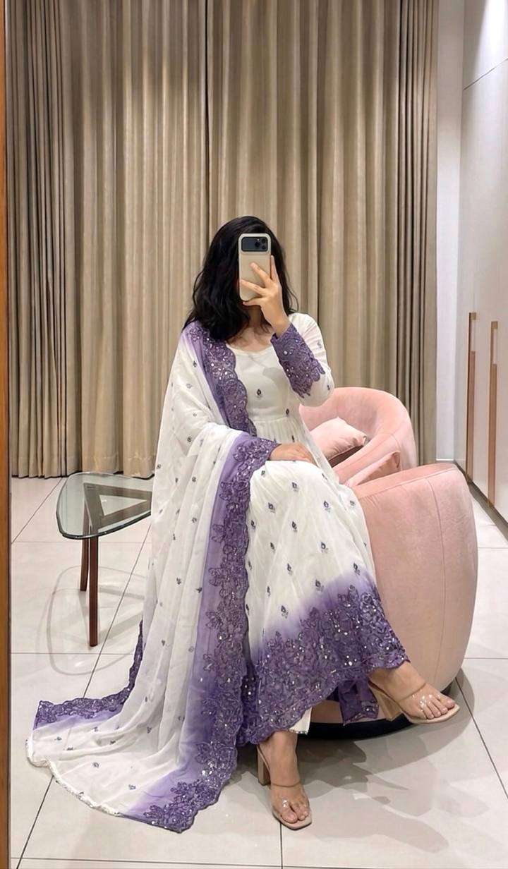 Fashion Forward Selfie in Stunning Attire