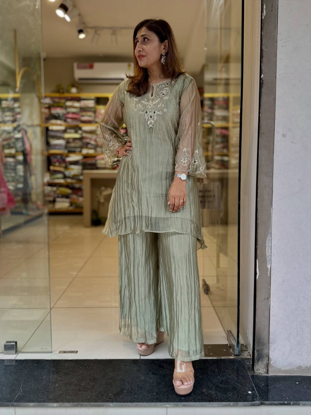 Verdant Beauty  A Woman's Floral Retreat