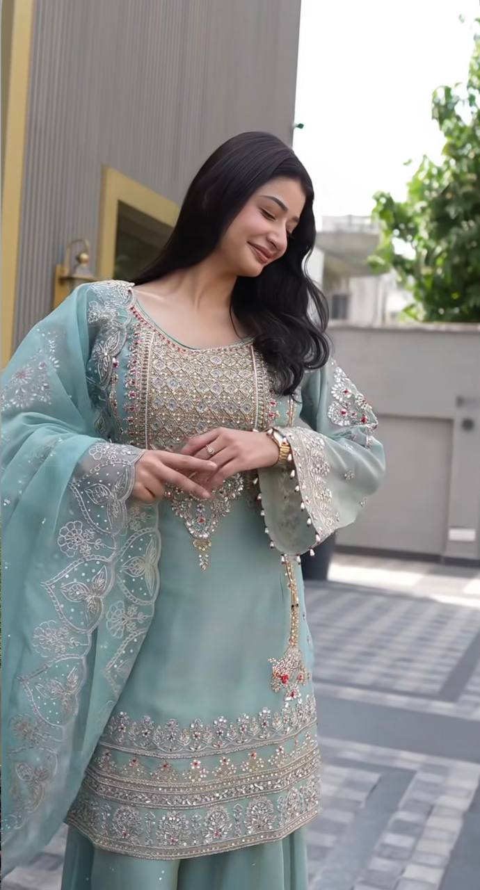 Elegant Tailored Suit for Confident Women