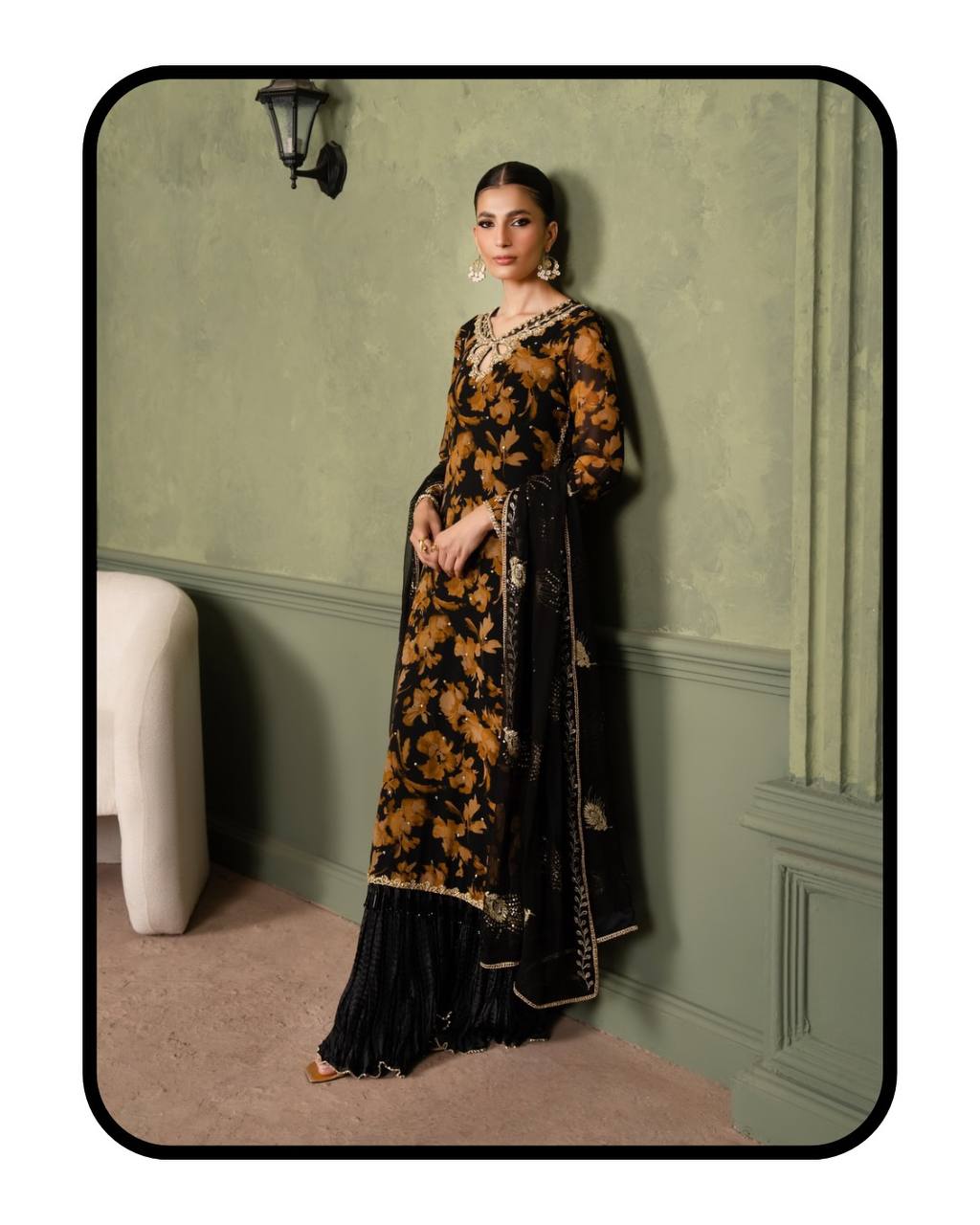 Radiant Style with Black and Gold