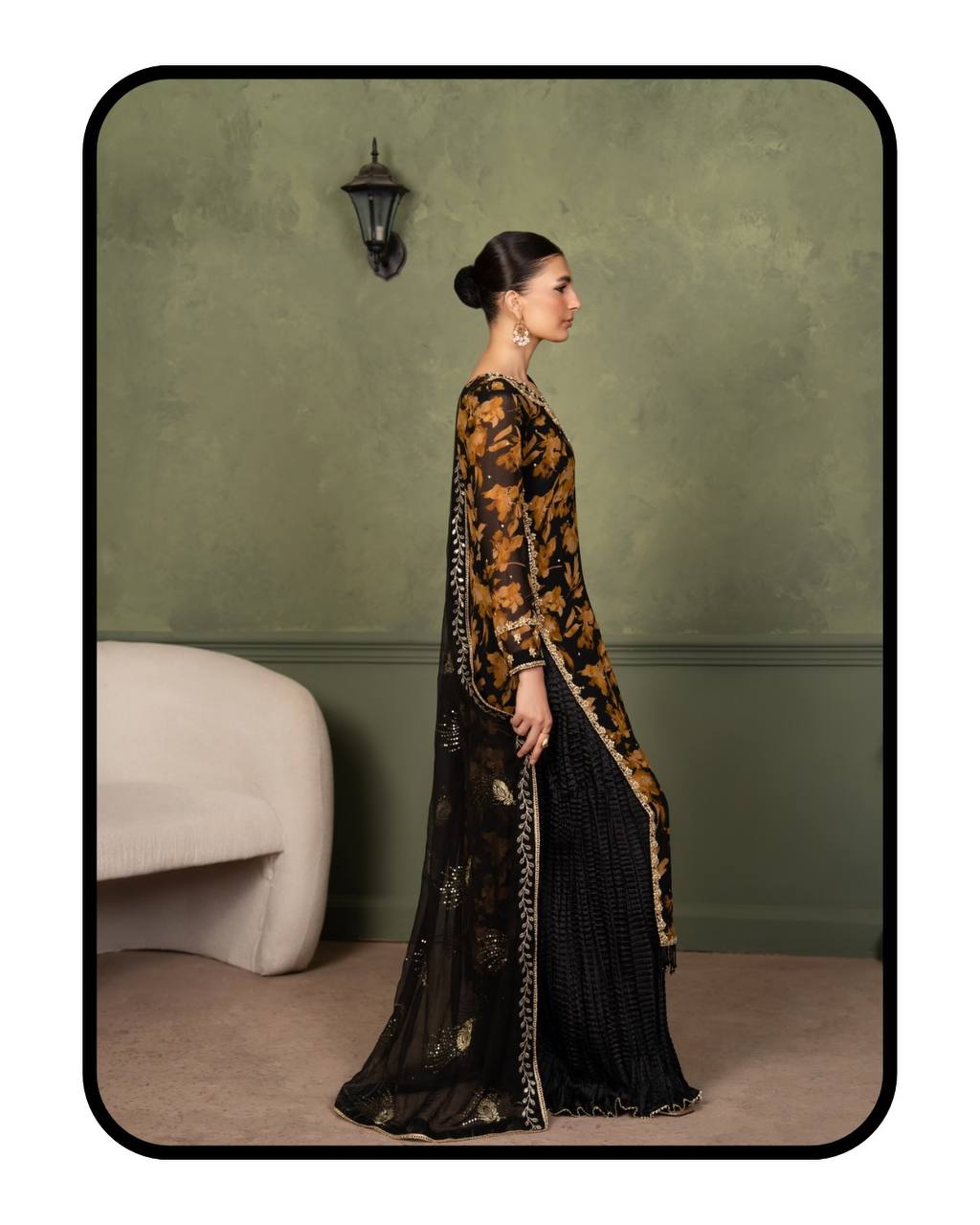 Radiant Style with Black and Gold