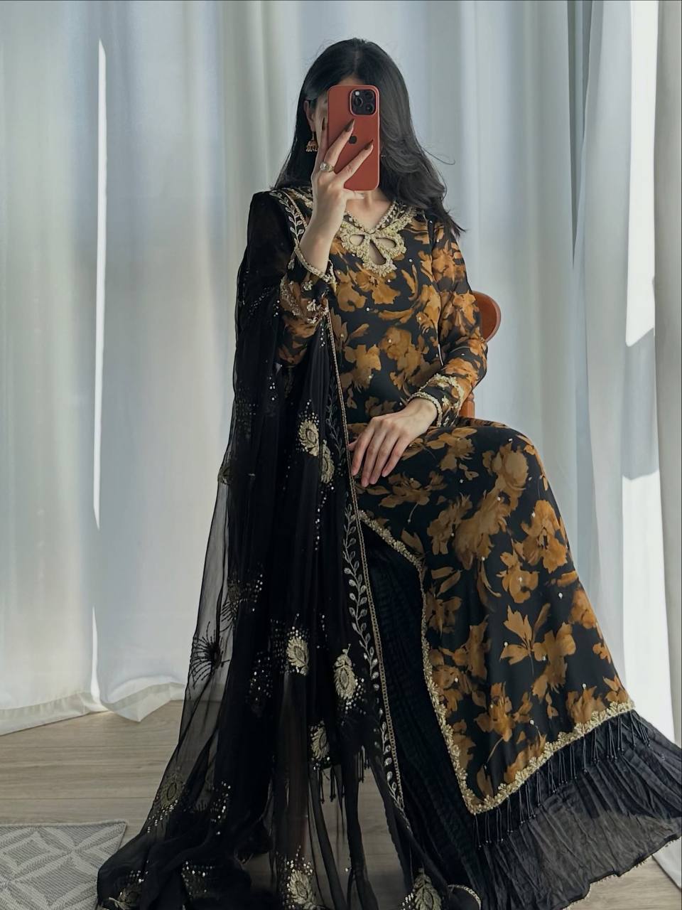 Radiant Style with Black and Gold