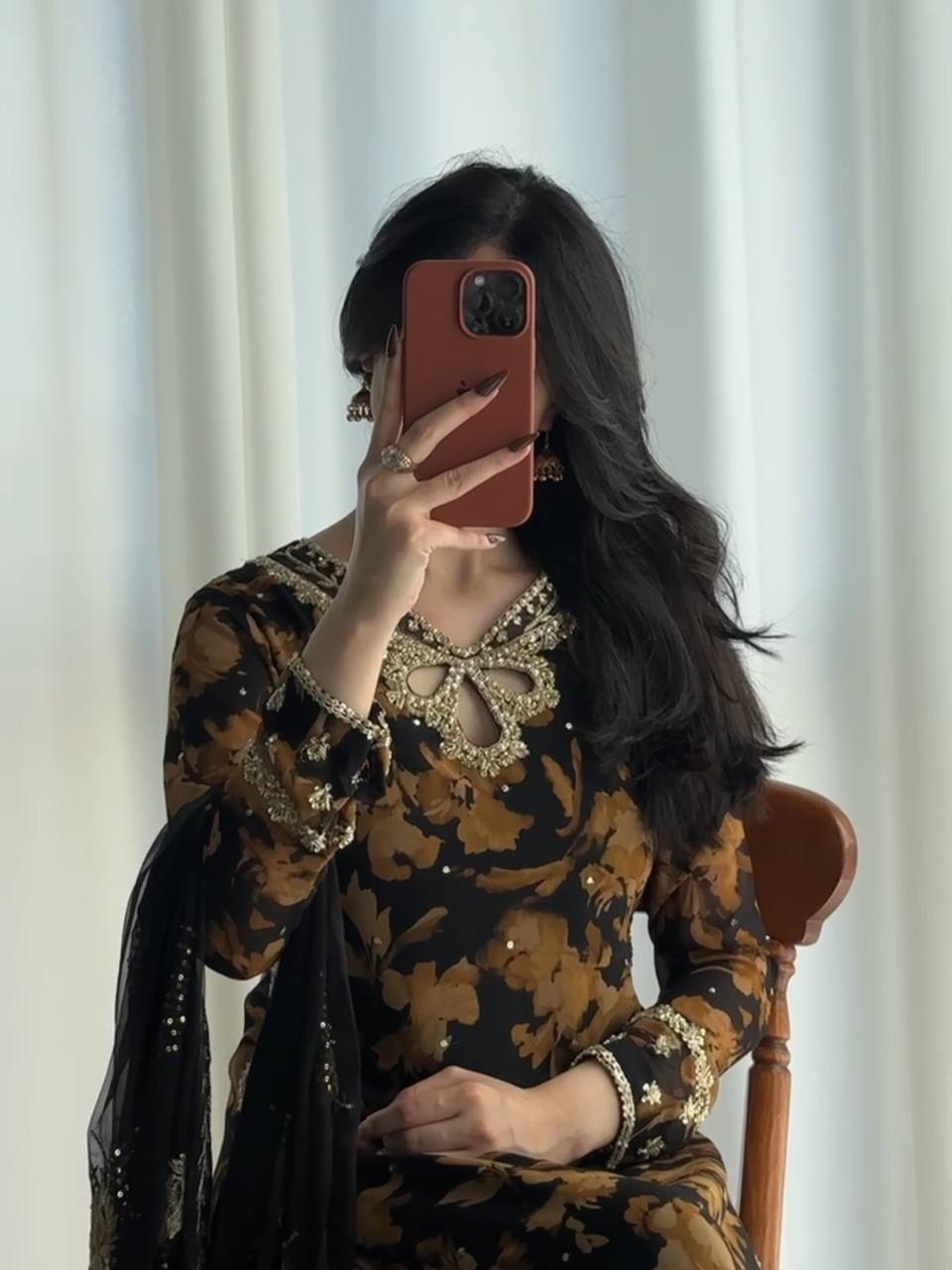 Radiant Style with Black and Gold