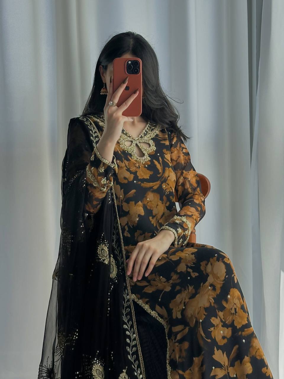 Radiant Style with Black and Gold