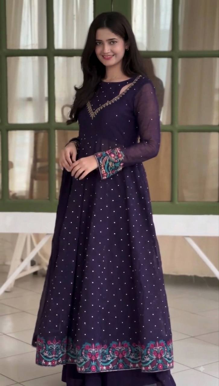 Chic Embroidered Anarkali for Festive Celebrations