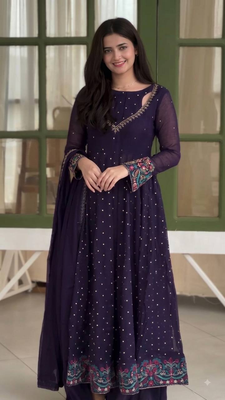 Chic Embroidered Anarkali for Festive Celebrations