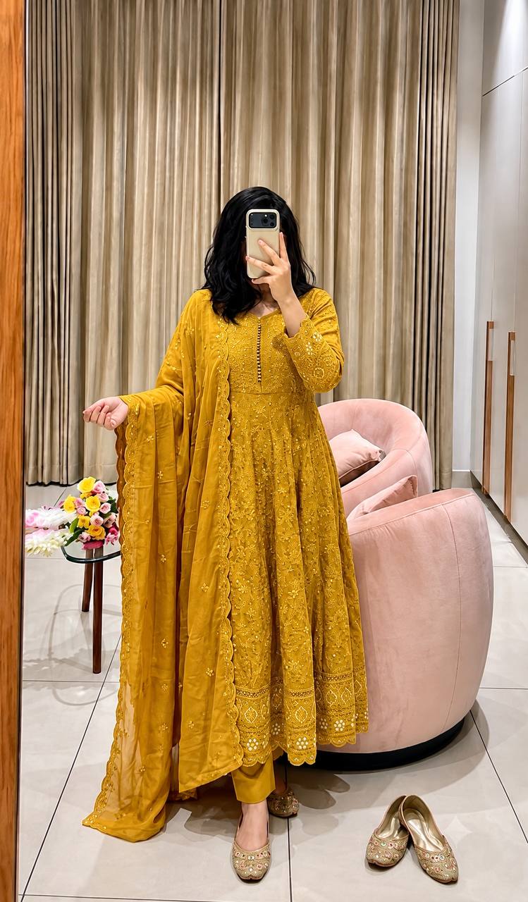 Cherishing Memories in Chic Outfits