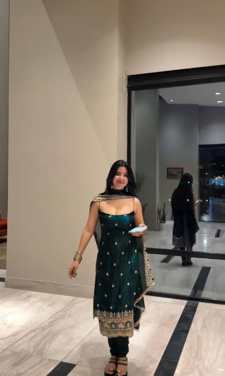 Exquisite Craftsmanship for Fashion Forward Women