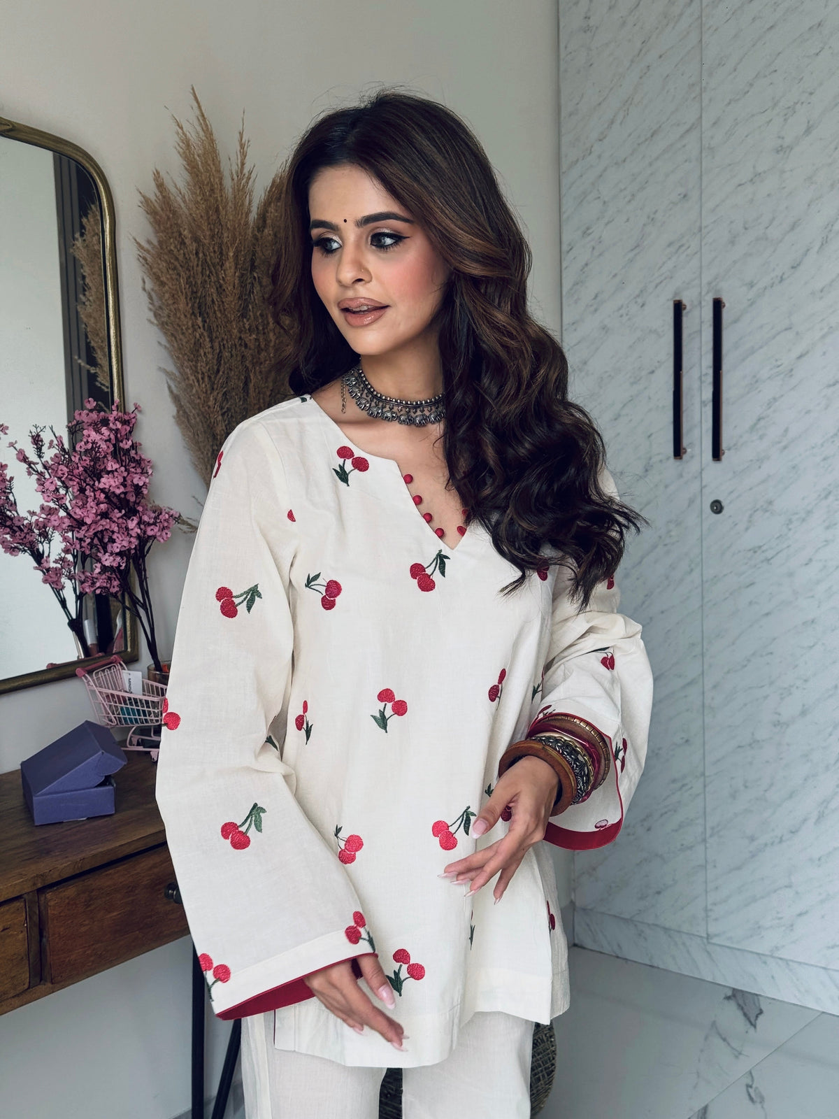 Selfie-Ready Capture Your Style in This Suit