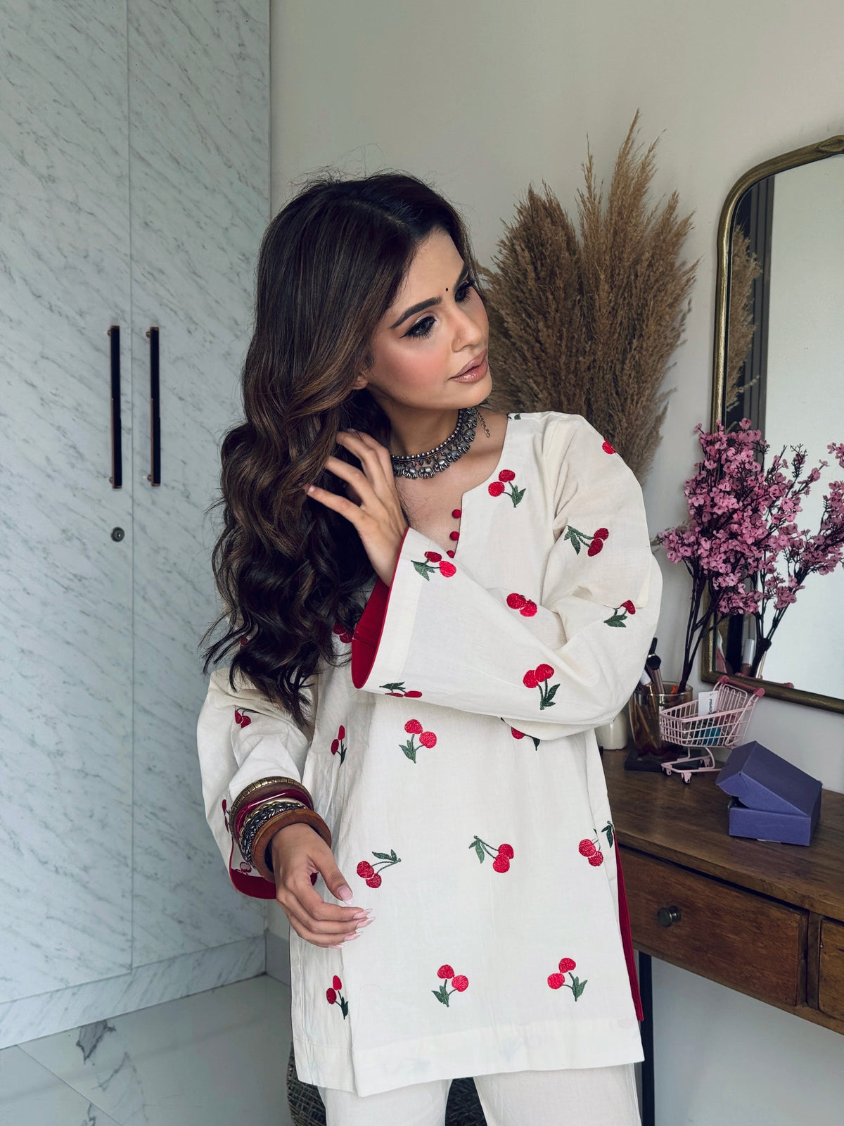 Selfie-Ready Capture Your Style in This Suit