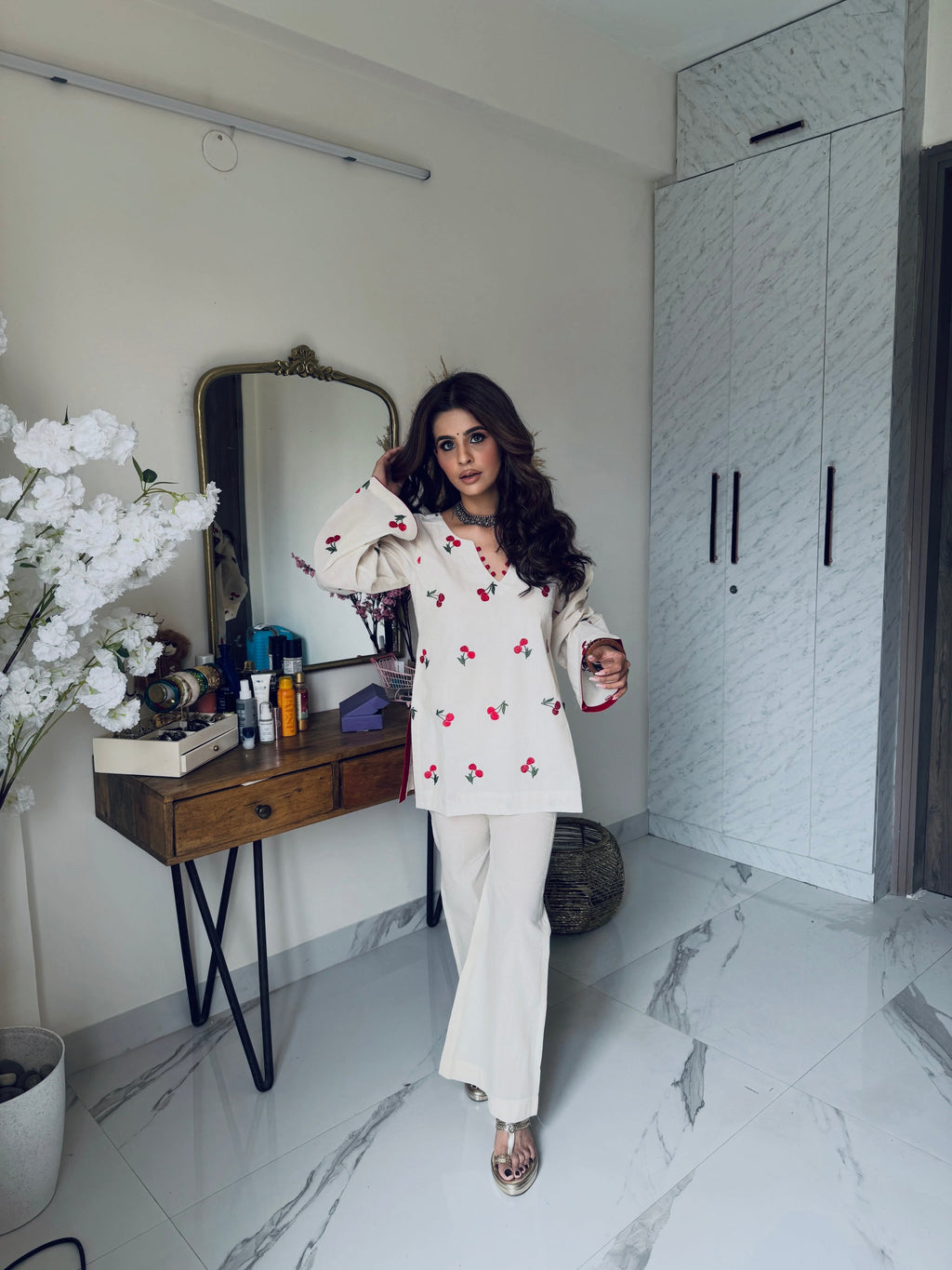 Selfie-Ready Capture Your Style in This Suit